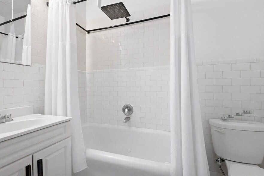 More Photos Of 1840 21st Dr, Astoria Apartments For Sale