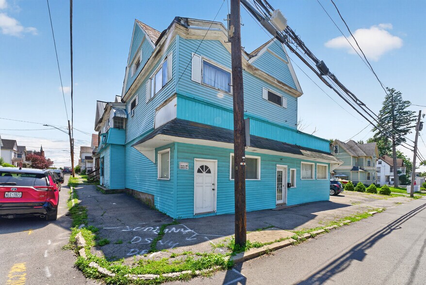 More Photos Of 41 Chestnut St, Amsterdam Storefront Retail Residential For Sale