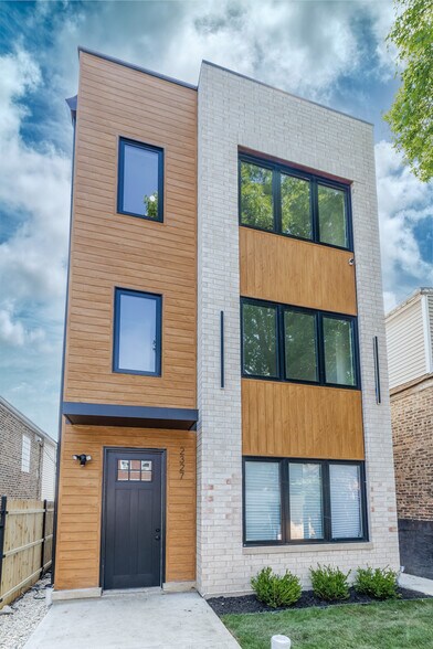 More Photos Of 3018 Polk st, Chicago Apartments For Sale
