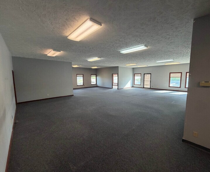 More Photos Of 5310 N 99th St, Omaha Storefront Retail Office For Sale