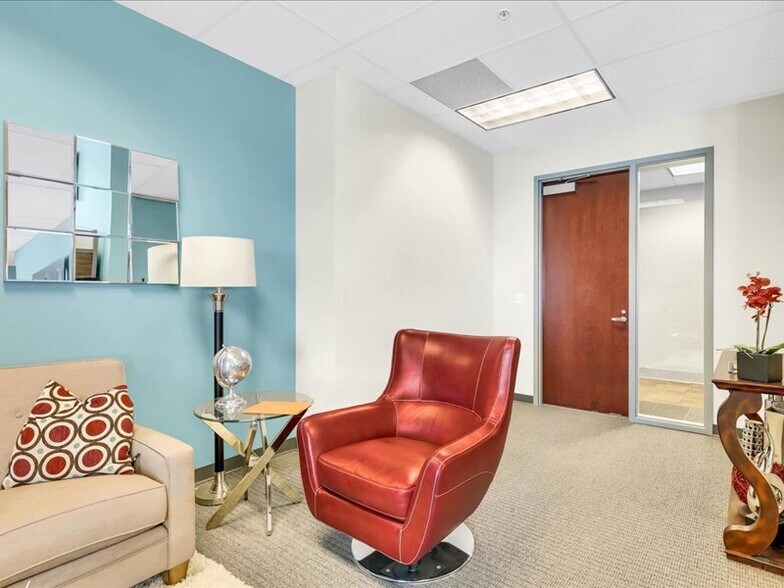 More Photos Of 8001 S InterPort Blvd, Englewood Office For Lease