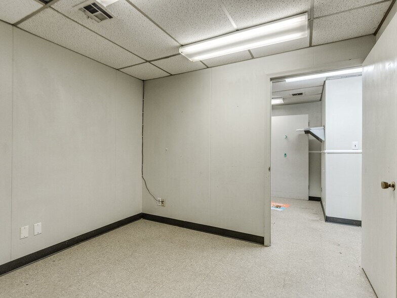 More Photos Of 5835 S Pennsylvania Ave, Oklahoma City Medical For Sale