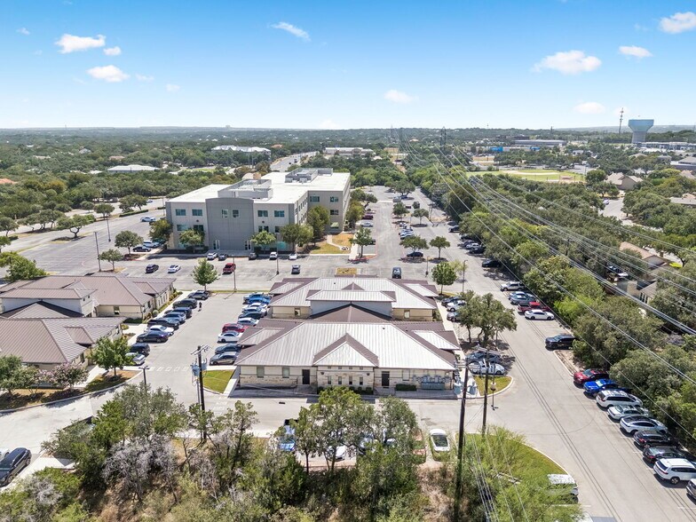 More Photos Of 4358 Lockhill Selma Rd, Shavano Park Medical For Lease