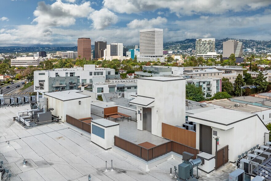 More Photos Of 951 Ogden Ave, Los Angeles Apartments For Lease