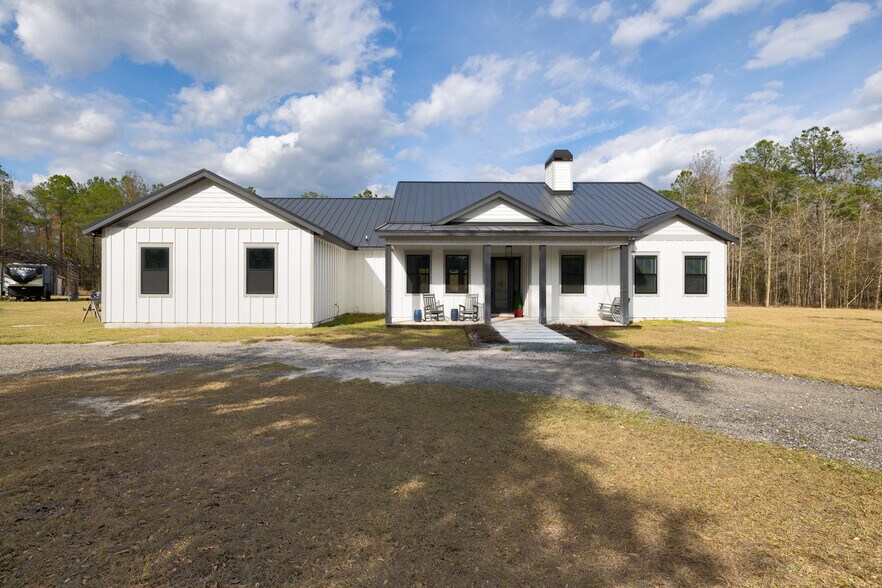 More Photos Of 6012 Long Branch Rd, Jacksonville Horse Stables For Sale
