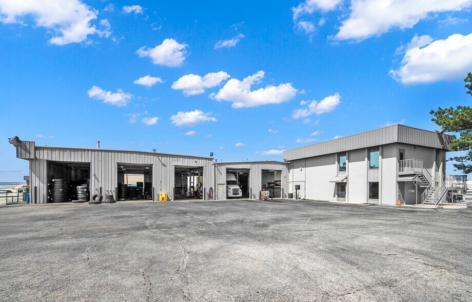 More Photos Of 4450 Enterprise St, Boise Truck Terminal For Sale