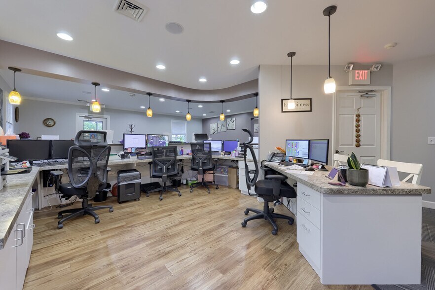 More Photos Of 250 N Reading Rd, Ephrata Office For Sale