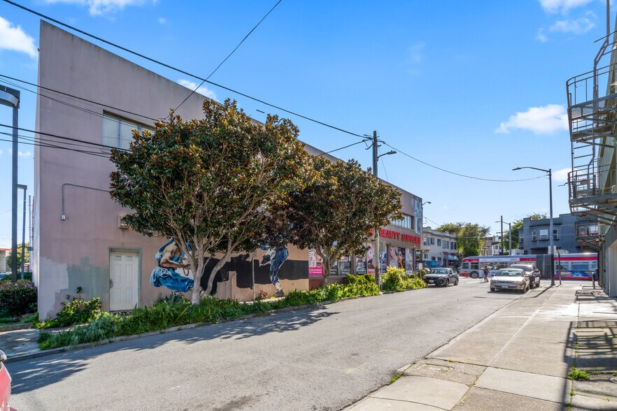 More Photos Of 4696 Mission St, San Francisco Office For Sale