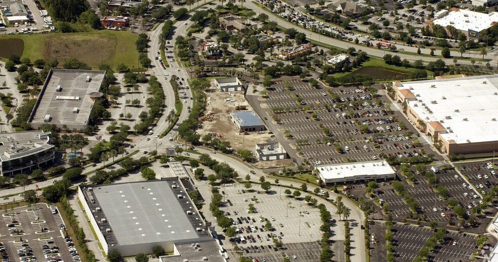 More Photos Of 4702-4706 Millenia Plaza Way, Orlando Freestanding For Lease