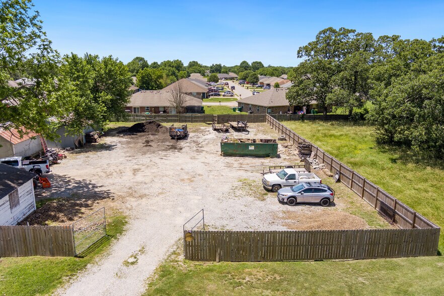 More Photos Of 1380 Butterfield Coach Rd, Springdale Office Residential For Sale