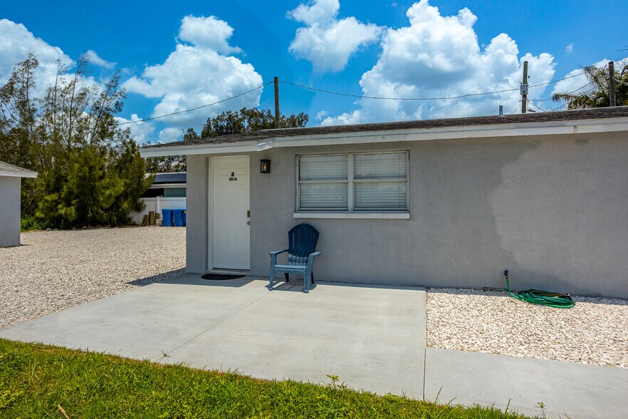 More Photos Of 8820 Rocky Creek Dr, Tampa Apartments For Sale