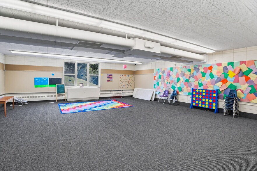 More Photos Of 2201 W 108th St, Bloomington Daycare Center For Lease
