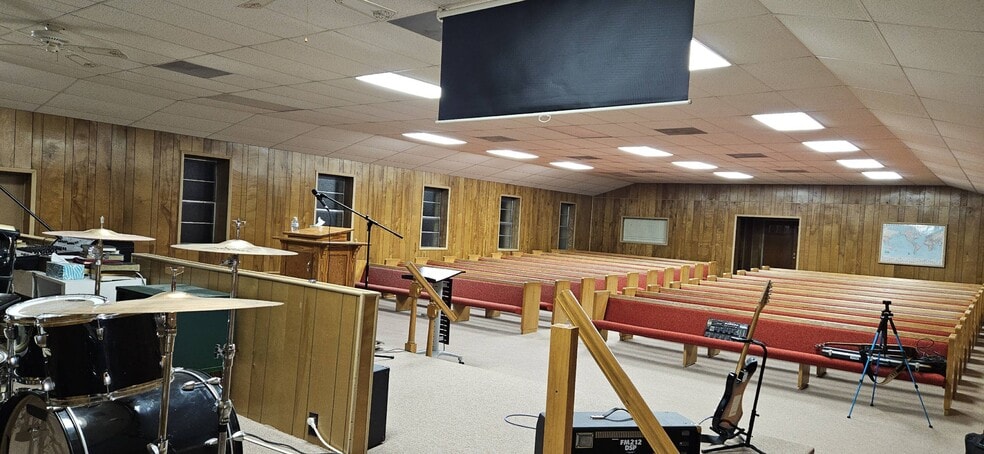 More Photos Of 532 N Travis St, De Leon Religious Facility For Sale