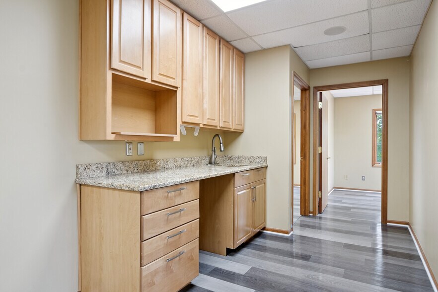 More Photos Of 1181 N Milford Rd, Milford Medical For Lease