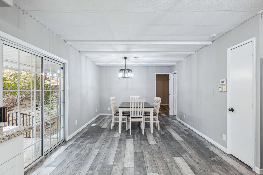 More Photos Of 1837 Riverside Dr, Bullhead City Specialty For Sale