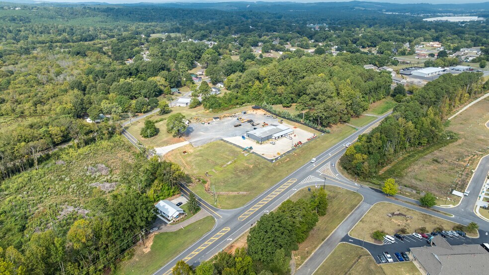 More Photos Of 55 Cut Off Rd, Adairsville Service For Lease