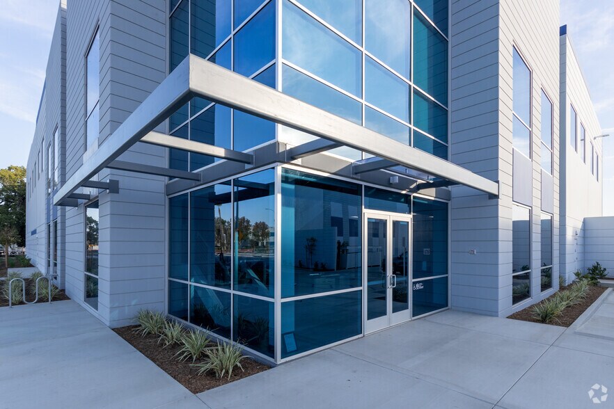 More Photos Of 1650 E Holt Blvd, Ontario Warehouse For Lease