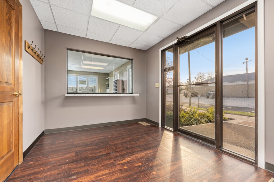 More Photos Of 4718 National Rd E, Richmond Office For Lease