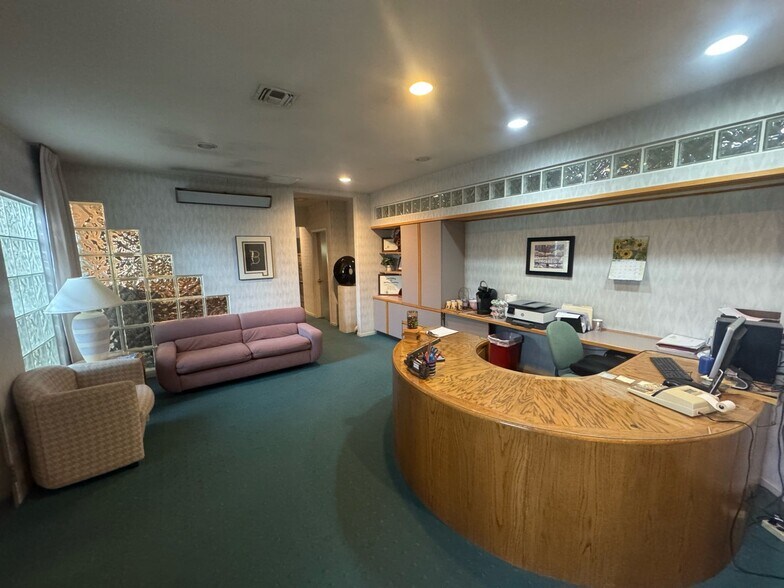 More Photos Of 3170 Us-50, South Lake Tahoe Office For Sale