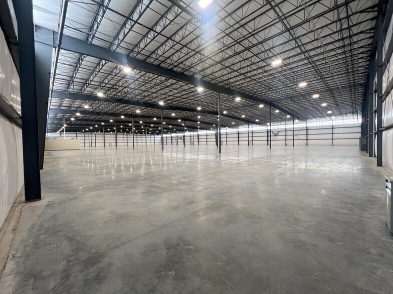 More Photos Of 55 Bagwell Blvd, Scottsville Warehouse For Lease