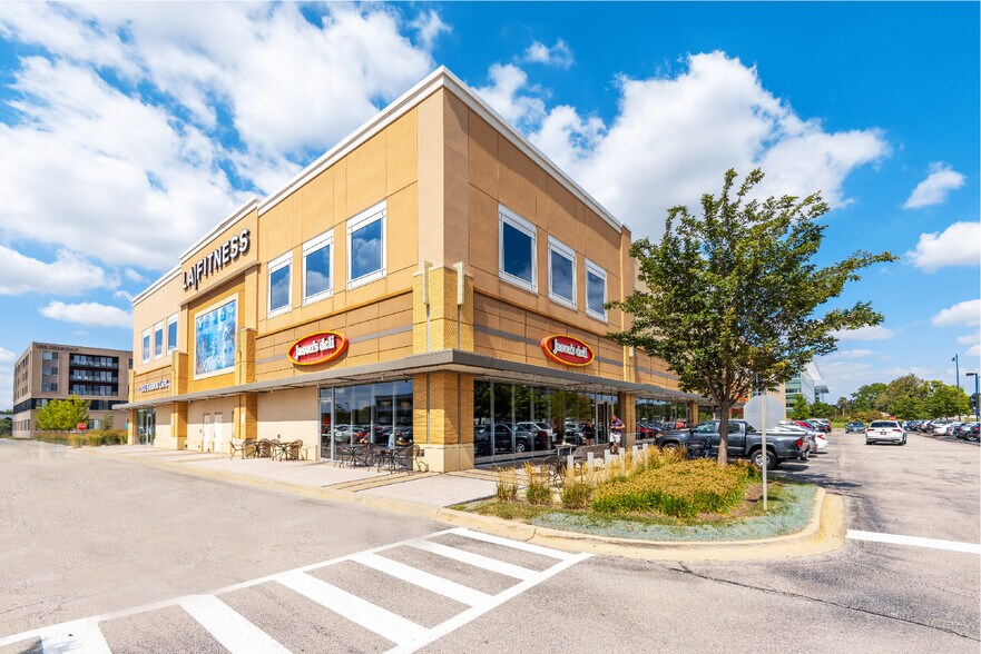 More Photos Of 2030 York Rd, Oak Brook Health Club For Lease