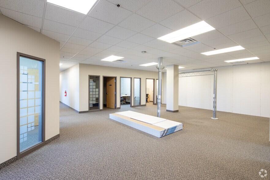 More Photos Of 445 Wes Graham Way, Waterloo Office For Lease
