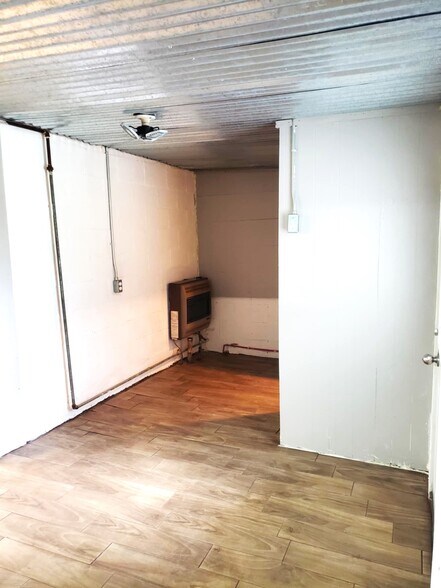 More Photos Of 306 Easton St. St, Allen Office Residential For Sale