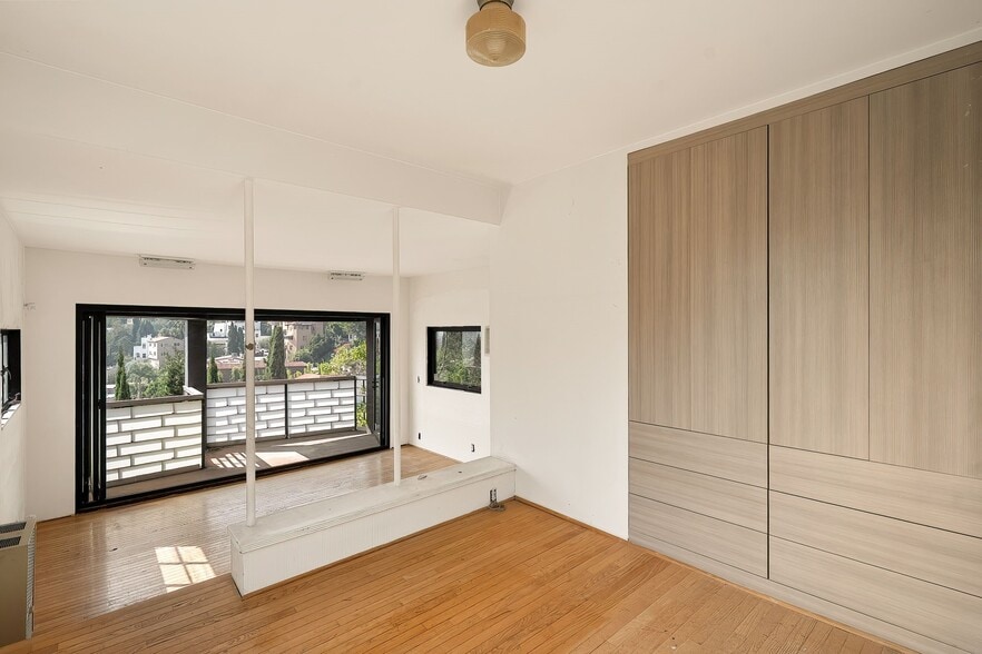 More Photos Of 6871 Los Altos Pl, Los Angeles Multifamily For Sale