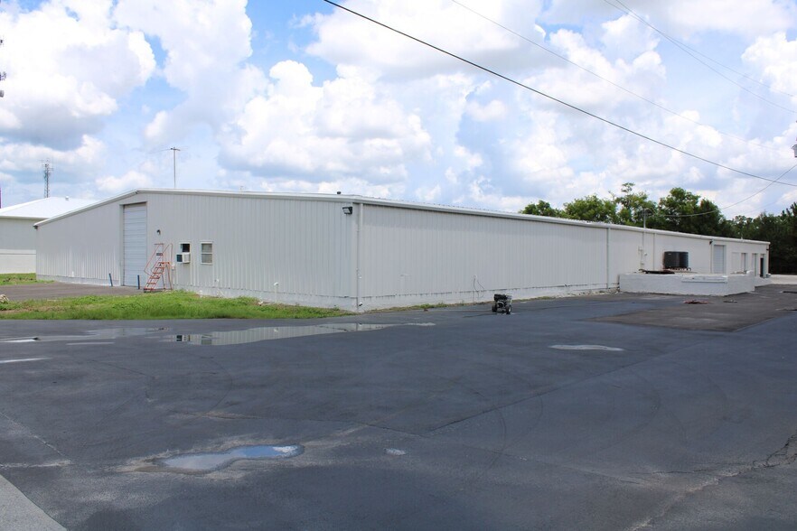 More Photos Of 10980 Enterprise Ave, Bonita Springs Warehouse For Lease
