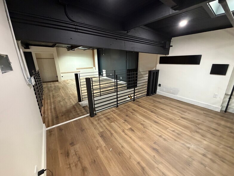 More Photos Of 2092 Concourse Dr, San Jose General Retail For Sale