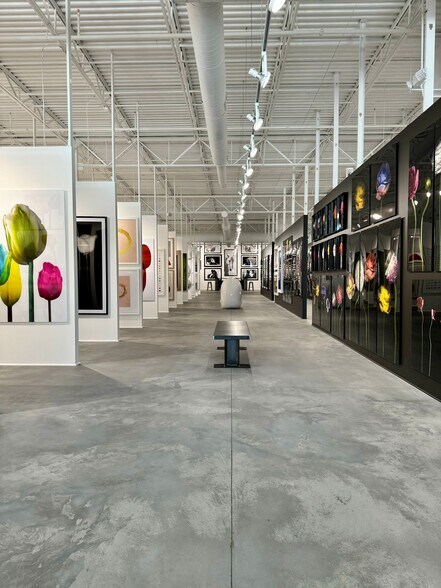 More Photos Of 315 S Elm St, High Point Showroom For Sale