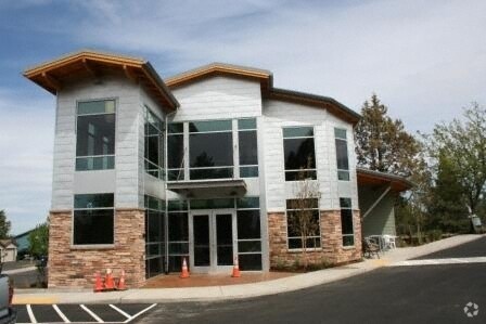 More Photos Of 2239 NE Doctors Dr, Bend Medical For Lease