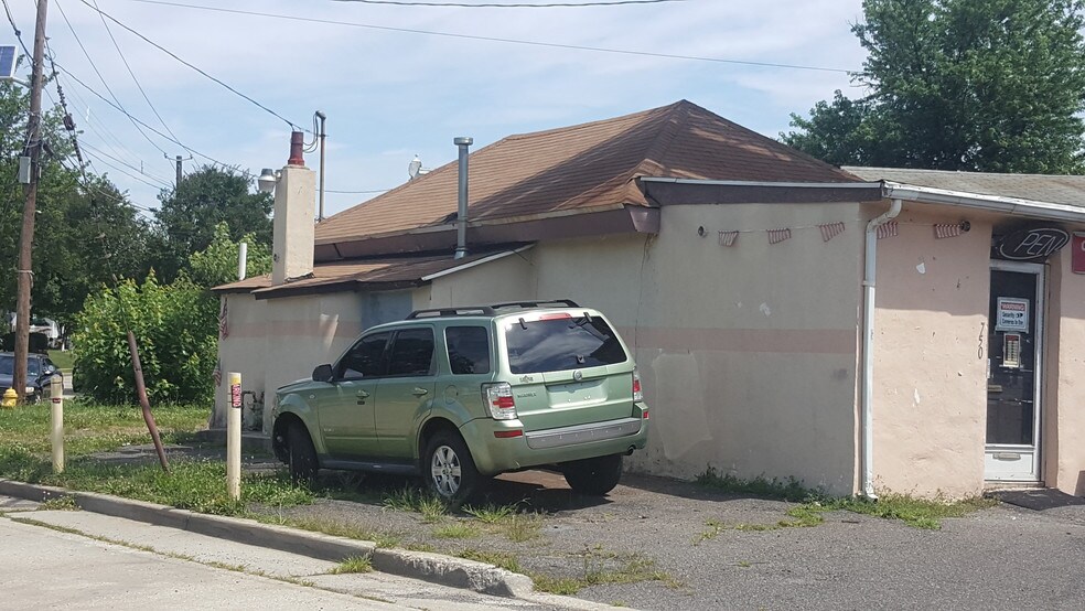 More Photos Of 750 Crescent Blvd, Woodlynne Auto Dealership For Lease