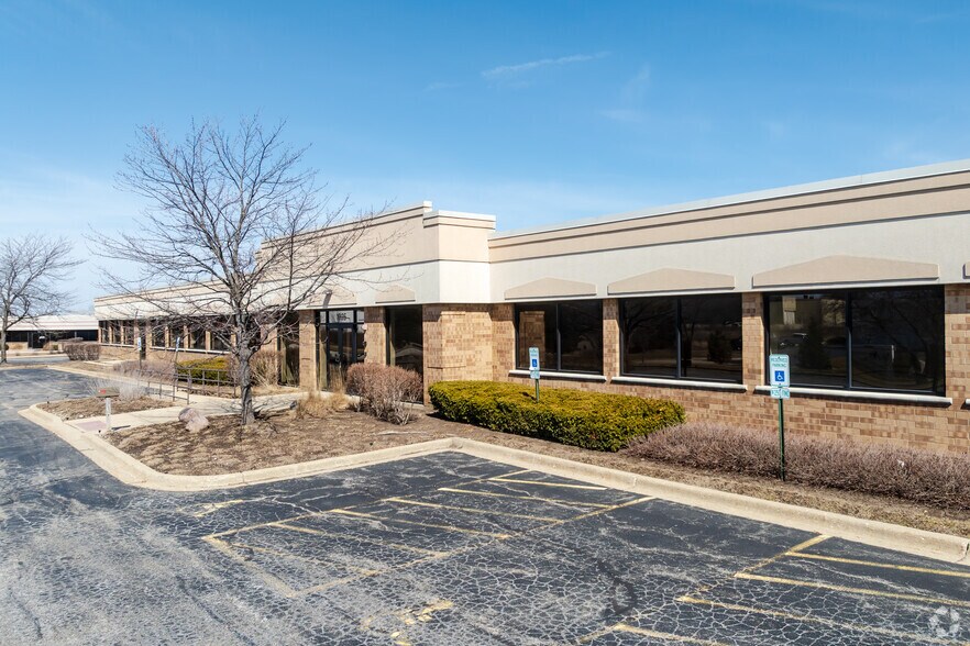 More Photos Of , Gurnee Office For Sale