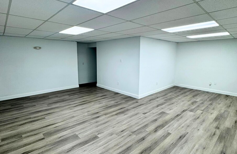 More Photos Of 7460-7580 NW 82nd St, Medley Warehouse For Lease