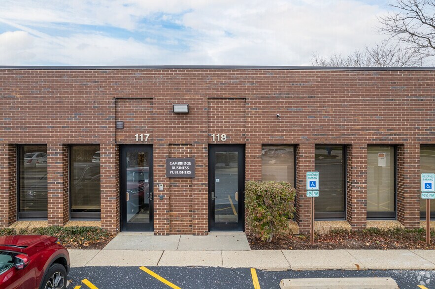 More Photos Of 825 N Cass Ave, Westmont Office For Lease
