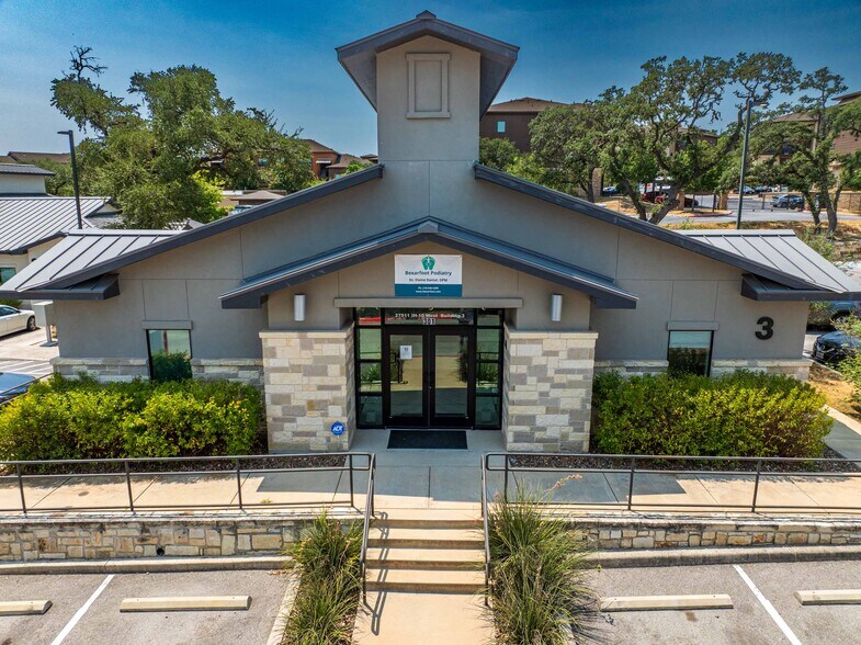 Primary Photo Of 27511 W IH-10, Boerne Medical For Lease