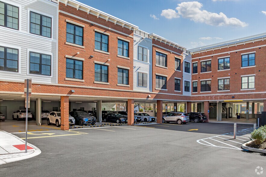 More Photos Of 619 N Maple Ave, Ho-Ho-Kus Apartments For Lease