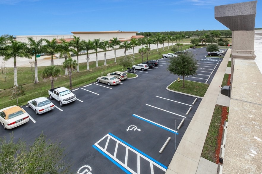 More Photos Of 14580 Global Pkwy, Fort Myers Distribution For Lease
