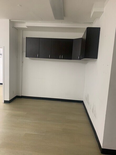 More Photos Of 229 Parkville Ave, Brooklyn Apartments For Lease