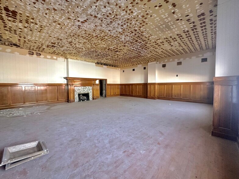 More Photos Of 510 S Wall Ave, Joplin Specialty For Sale