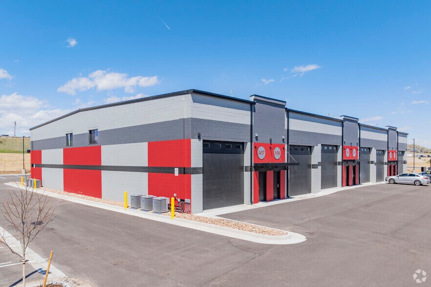 More Photos Of 1010 S Interstate 25, Castle Rock Showroom For Lease