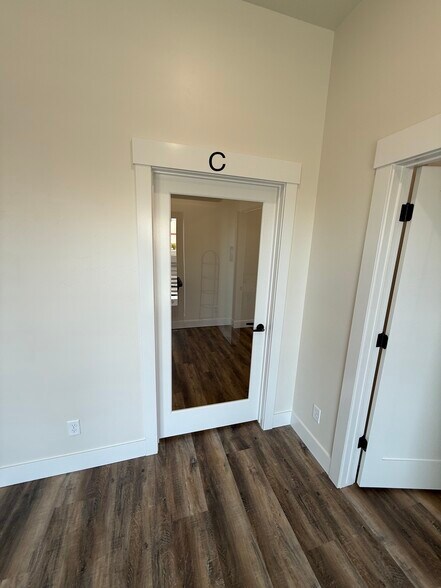 More Photos Of 328 Broadway Ave, Buhl Office For Lease