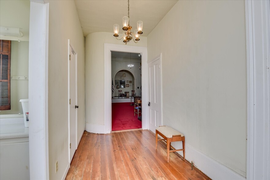 More Photos Of 205 E Liberty St, Washington Religious Facility For Sale