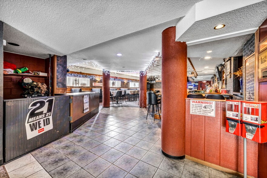 More Photos Of 5348 E Lake Rd, Sheffield Lake Restaurant For Sale