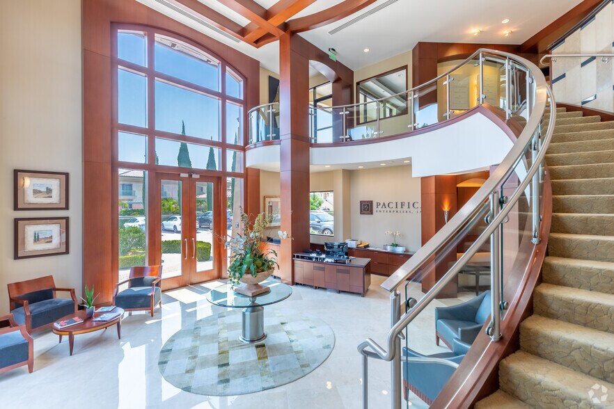 More Photos Of 5505 Cancha De Golf, Rancho Santa Fe Office For Sale