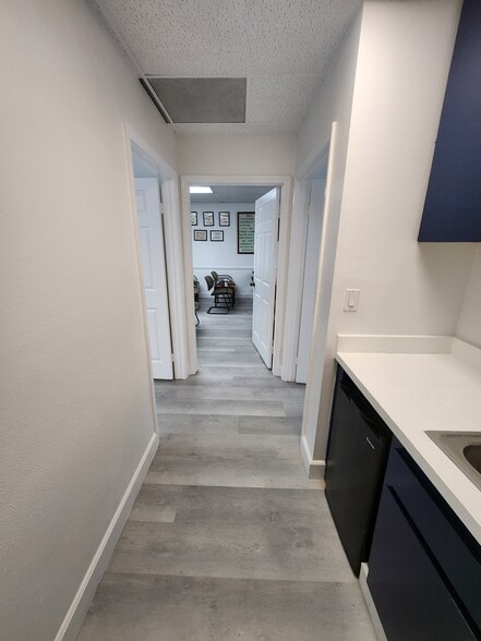 More Photos Of 960 W 17th St, Santa Ana Office For Sale