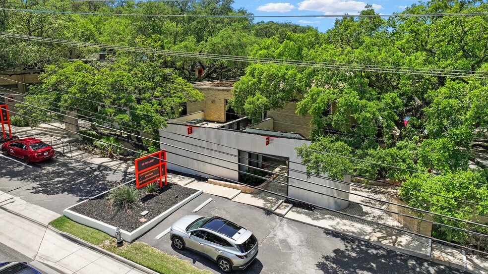 More Photos Of 8647 Wurzbach Rd, San Antonio Medical For Lease