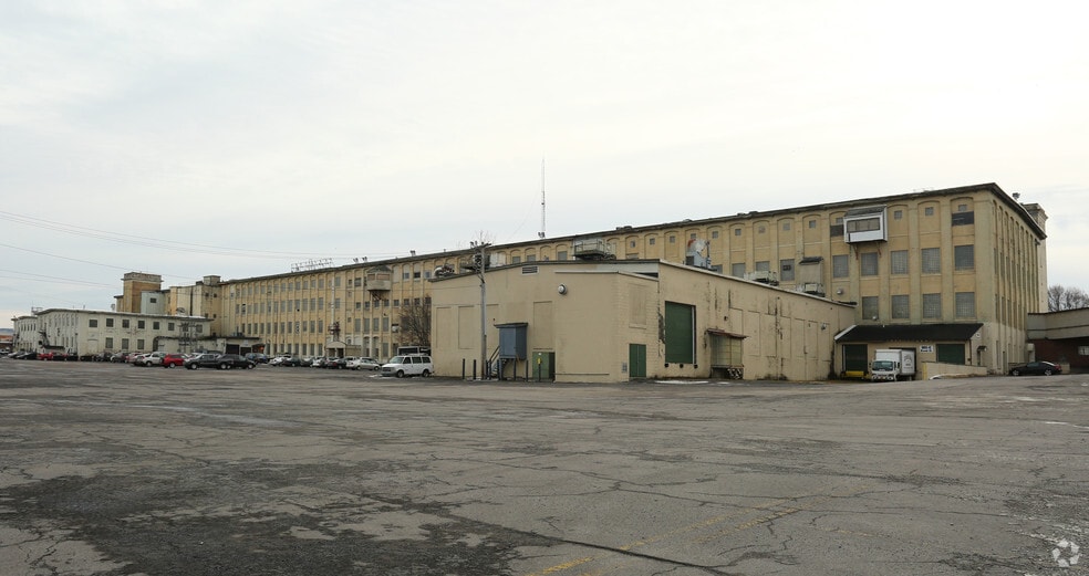 More Photos Of 901-1001 Broad St, Utica Manufacturing For Lease