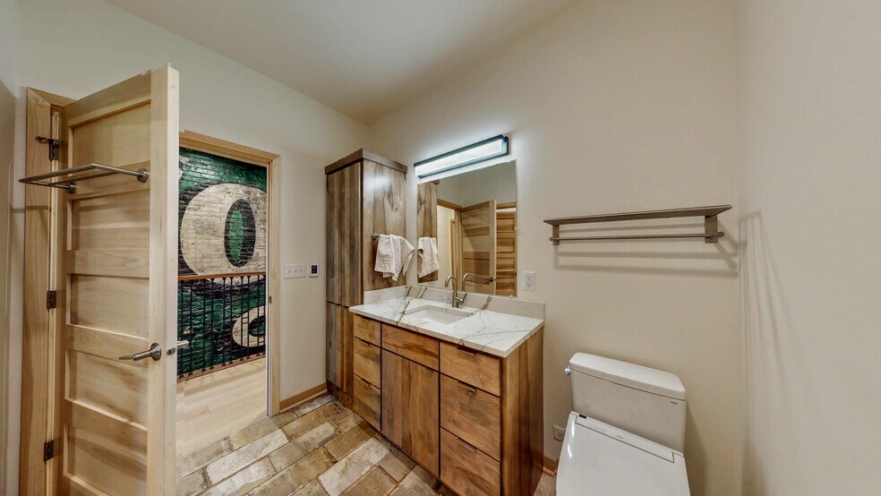 More Photos Of 209 S Main St, Jefferson General Retail For Sale